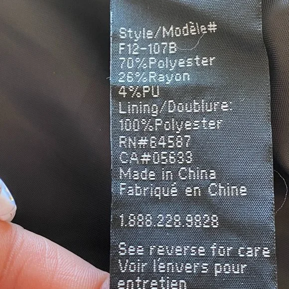 FINAL CHANCE! CLOSET CLOSING! - Picture 5 of 10